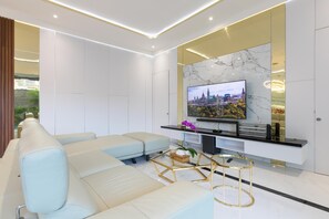 Living area - Villa Louis Legian by Nagisa Bali (Legian)