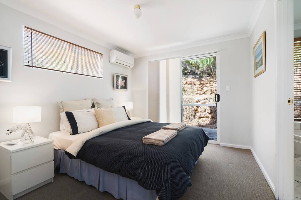 7 quartos, ferros/tábuas de passar roupa, acesso à internet