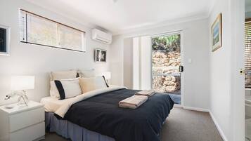 7 bedrooms, iron/ironing board, Internet, bed sheets