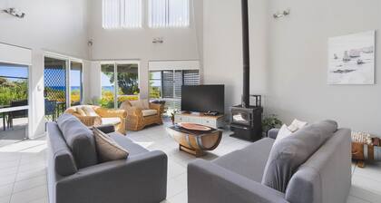 Seaview Residence by Peppy Beach Retreats®, Residence