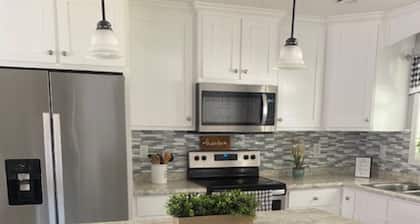 2-Bedroom Sweet Retreat in Lexington