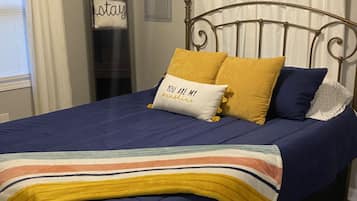 2 slaapkamers, een strijkplank/strijkijzer, gratis wifi, beddengoed