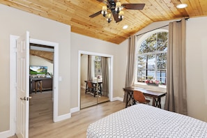 4 bedrooms, desk, iron/ironing board, free WiFi