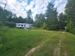 المنطقة المحيطة بالمنشأة