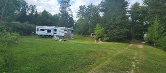 Cozy trailer right on the Madawaska River