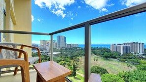 Interior - Stunning 15th Floor Luana King bed Condo Sleeps 4 guests (Honolulu)