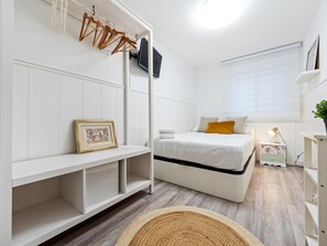 2 chambres, fer et planche à repasser, Internet gratuit, draps fournis