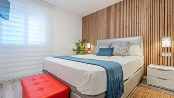 2 slaapkamers, een strijkplank/strijkijzer, gratis internet, beddengoed