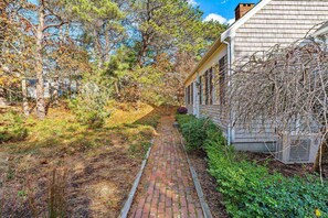 Property grounds - Bike trail, Tennis Court, Surrounded by nature (Eastham)