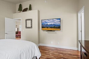 4 Schlafzimmer, Bügeleisen/Bügelbrett, Reisekinderbett, kostenloses WLAN