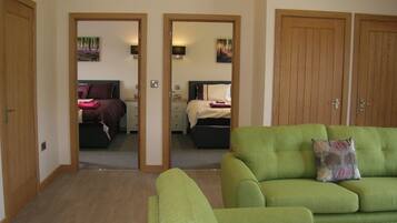 3 bedrooms, desk, iron/ironing board, travel crib