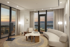 Suite (Regency) | Ropa de cama de alta calidad, edredones de plumas, minibar y caja fuerte