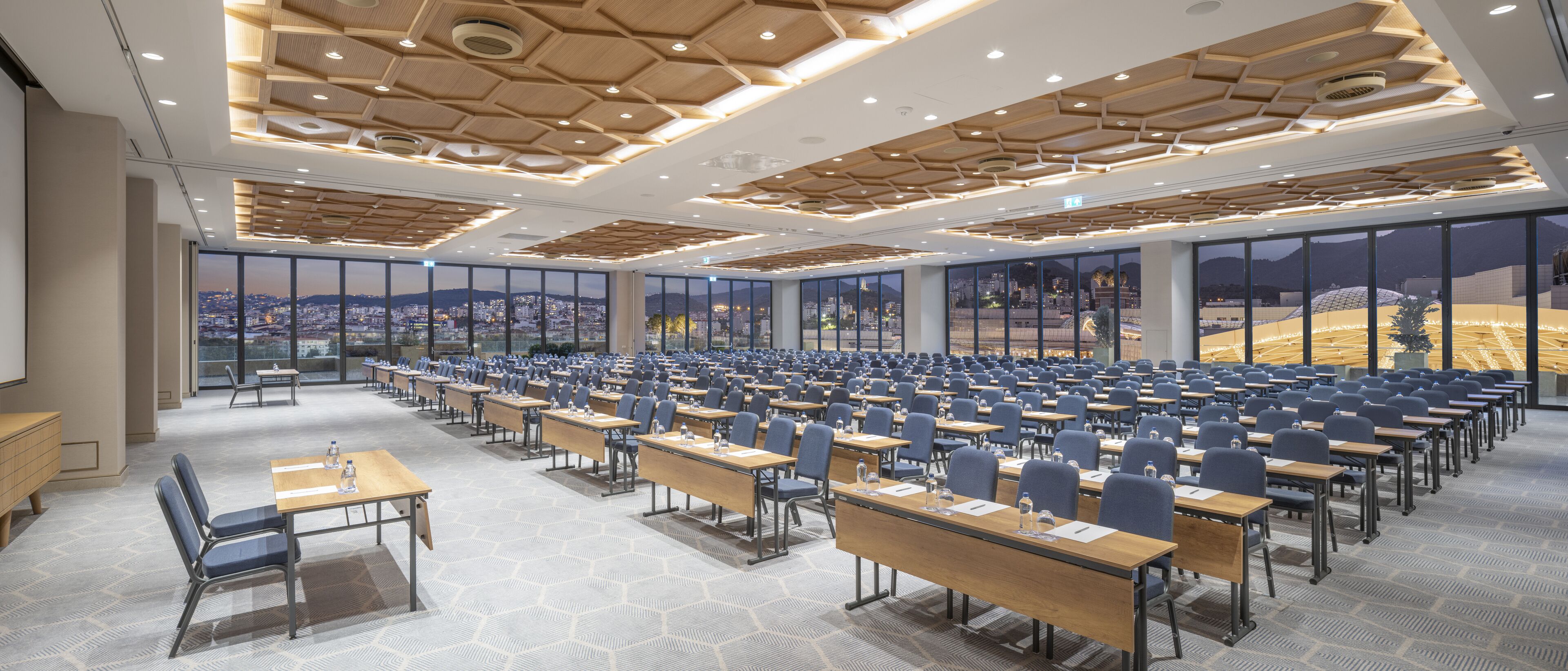 Photo - Hyatt Regency Izmir IstinyePark