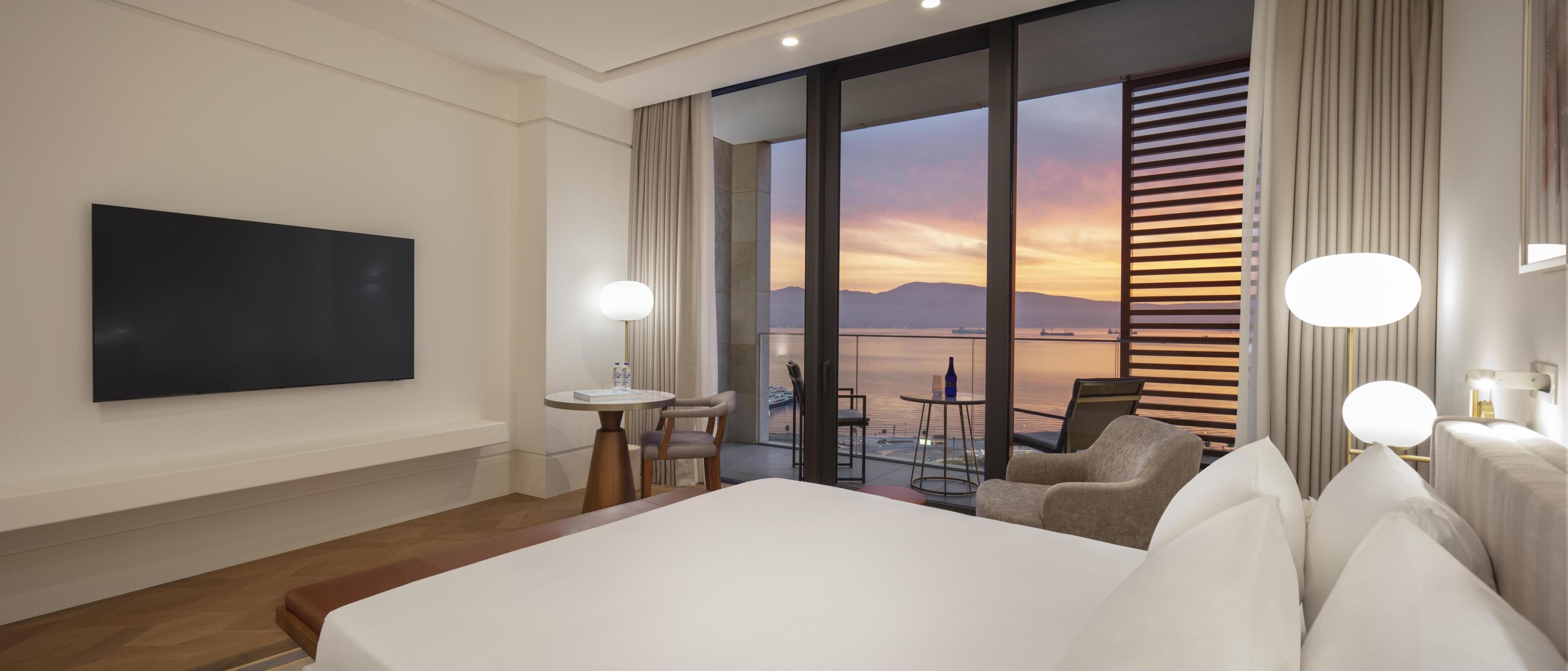 Deluxe Room, 1 King Bed | View from room