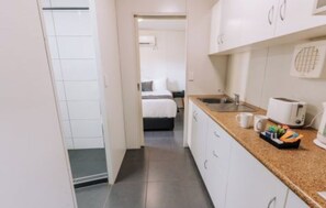 Private kitchen - Discovery Resorts- Lake Argyle (Lake Argyle)