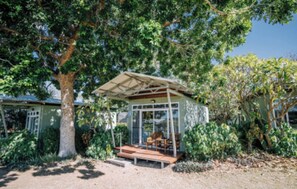 Individually decorated, individually furnished, iron/ironing board - Discovery Resorts- Lake Argyle (Lake Argyle)