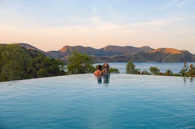 Discovery Resorts- Lake Argyle
