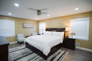 4 habitaciones, escritorio, tabla de planchar con plancha y wifi gratis