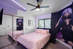 3 habitaciones, escritorio, tabla de planchar con plancha y wifi gratis 