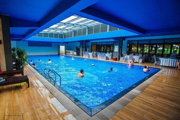 Indoor pool, outdoor pool