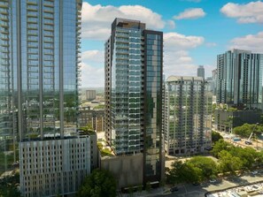 المنشأة من الخارج