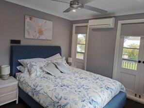 4 bedrooms, iron/ironing board, free WiFi, bed sheets