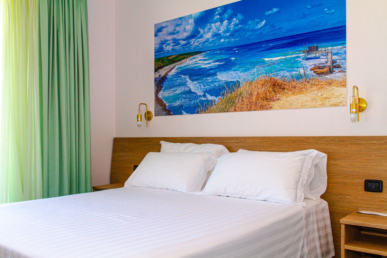 Comfort Double Room, 1 Double Bed, Non Smoking, City View | Memory-foam beds, minibar, desk, bed sheets