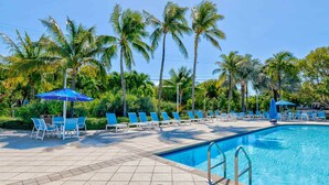 Pool - Ocean View Overlooking Marina Ocean Pointe 5305 (Tavernier)