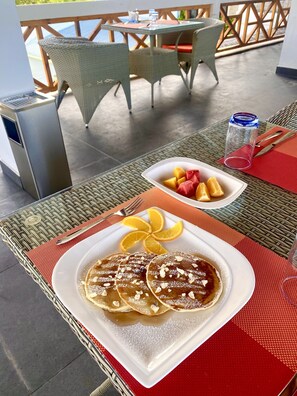 Café da manhã continental grátis todos os dias