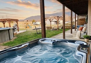 Terrace/patio - ⛰️Views! Pool&hot tub! Firepit area! 20 mins to DWood, fenced yard! Pets welcome! (Dandridge)
