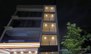 Exterior - Treebo Galaxy Rooms (New Delhi)