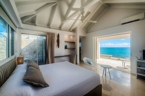 4 bedrooms, iron/ironing board - Villa Turtle Nest – Beachfront Serenity on Baie Longue, St. Martin (Phillipsburg)