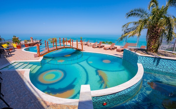 Pool waterfall - Litz Resort (Batumi)