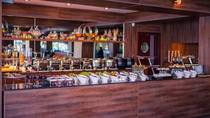 Free daily buffet breakfast - Litz Resort (Batumi)