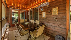 Outdoor dining - Blue Chalet by Escape to Blue Ridge (Mineral Bluff)
