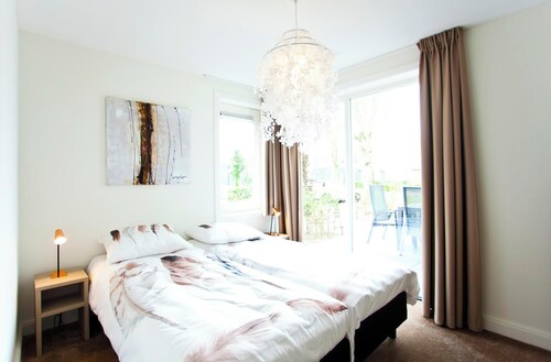 Bungalow with 5 bedrooms and a terrace