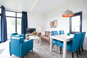 Living area - Chalet with 2 bedrooms and a terrace (Nijkerk)