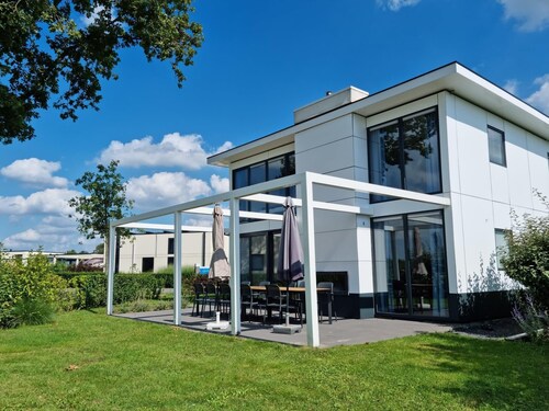 Chalet with 4 bedrooms and a terrace