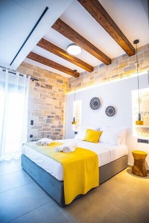 3 bedrooms, desk, iron/ironing board, travel cot - Marelia Villa 2 with stunning Psiloritis Mountain View (Τυμπάκι)