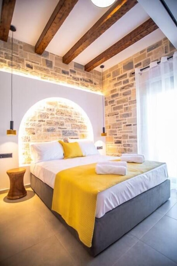 3 Schlafzimmer, Schreibtisch, Bügeleisen/Bügelbrett, Reisekinderbett