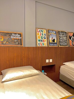 Standard Room | In-room safe, individually decorated, individually furnished, desk - Arch Dormitorio Cenang  - Hostel (Langkawi)