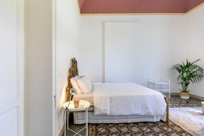 3 bedrooms, bed sheets
