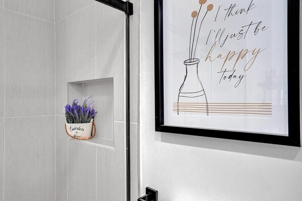 Interior - 1BR Charming Duplex in Hallandale Beach w/ Living Room + Parking #1 (Hallandale Beach)