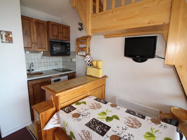 Room - Cozy studio with mezzanine and balcony at the foot of the slopes (Auris)