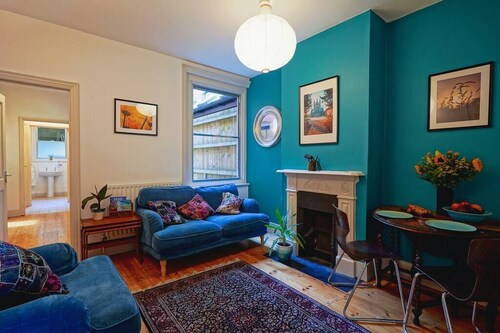 Escape to Boscobel: Enjoy a Cosy 1 Bed Apartment with Free Parking