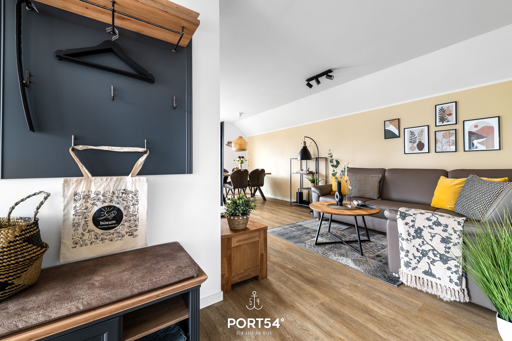 TV, fireplace, table tennis, books