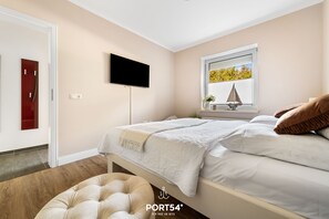 1 bedroom, iron/ironing board, travel cot, free WiFi
