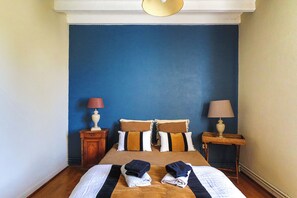 4 quartos, ferros/tábuas de passar roupa, Wi-Fi de cortesia