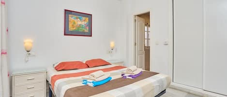 2 chambres, accĂšs au Wi-Fi (inclus), literie fournie