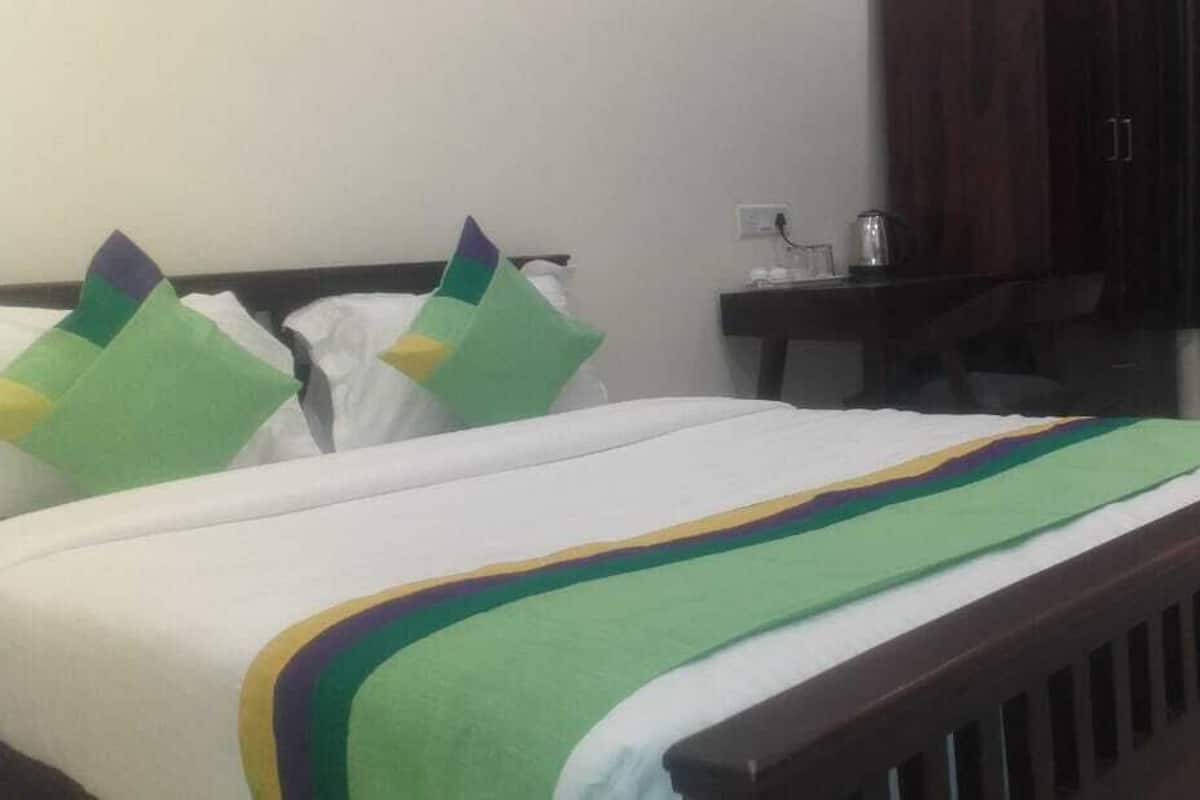 Standard Double Room | Free WiFi
